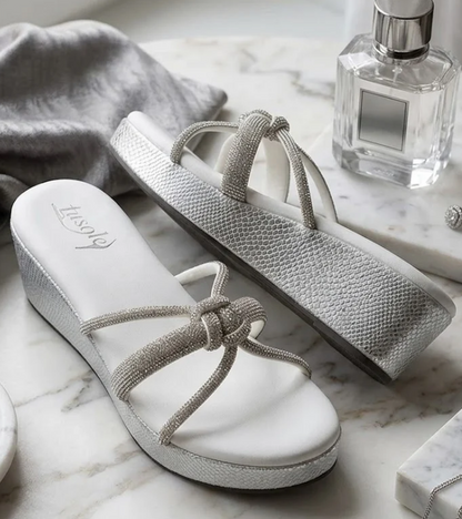 Knot Diamond Wedges